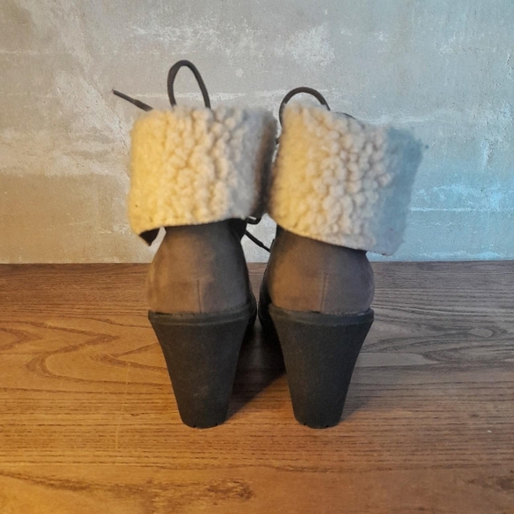 beige faux suede shearling 2010s y2k lace up ankle boot wedges, 6 - Picture 4 of 6